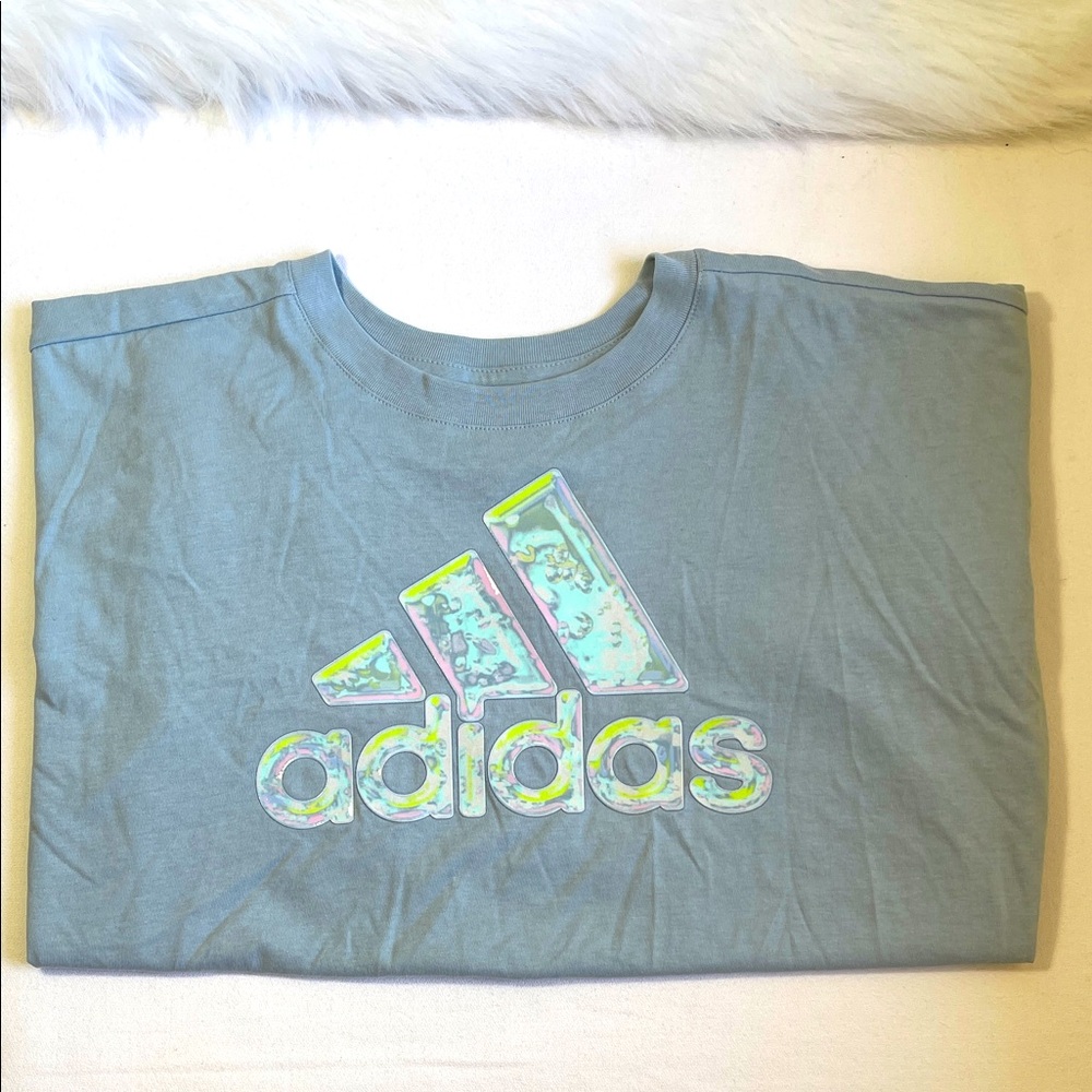 Adidas Big Girl Loose Box Tee. Size L(14)